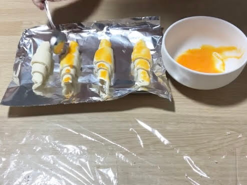パイクロワッサンの作り方⑧卵を塗る