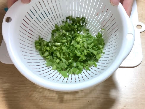 菜飯レシピ②葉を洗う