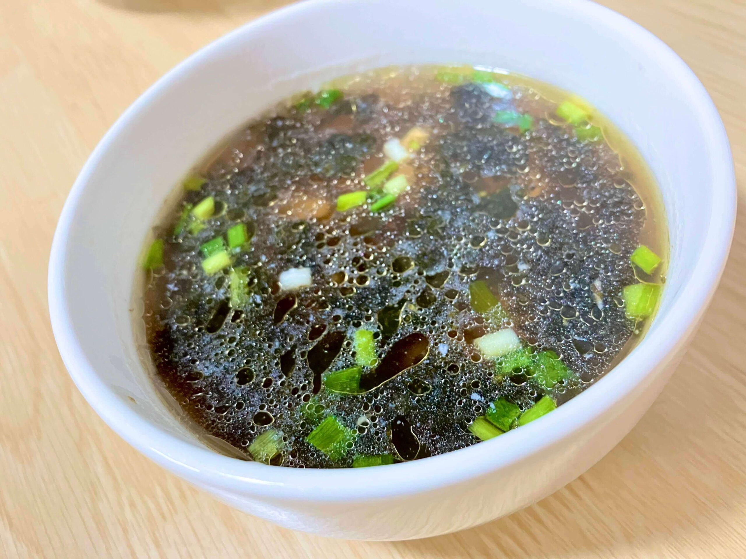 オイシックスおためしセット小ねぎ・のり・豆腐の韓国風スープ完成画像