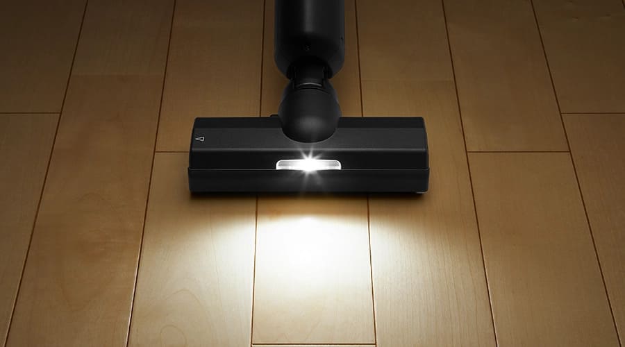 EC-XR2の白色LEDでも暗い場所の掃除には使える